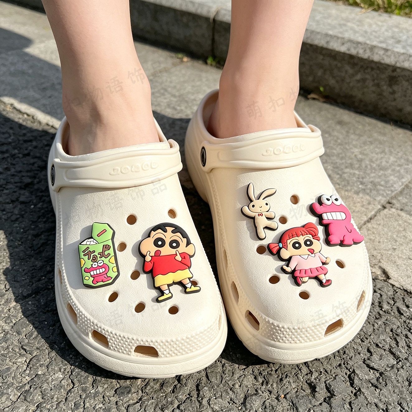Crayon Shin-chan shoe flower a - Florist Supplies ulasan dan harga
